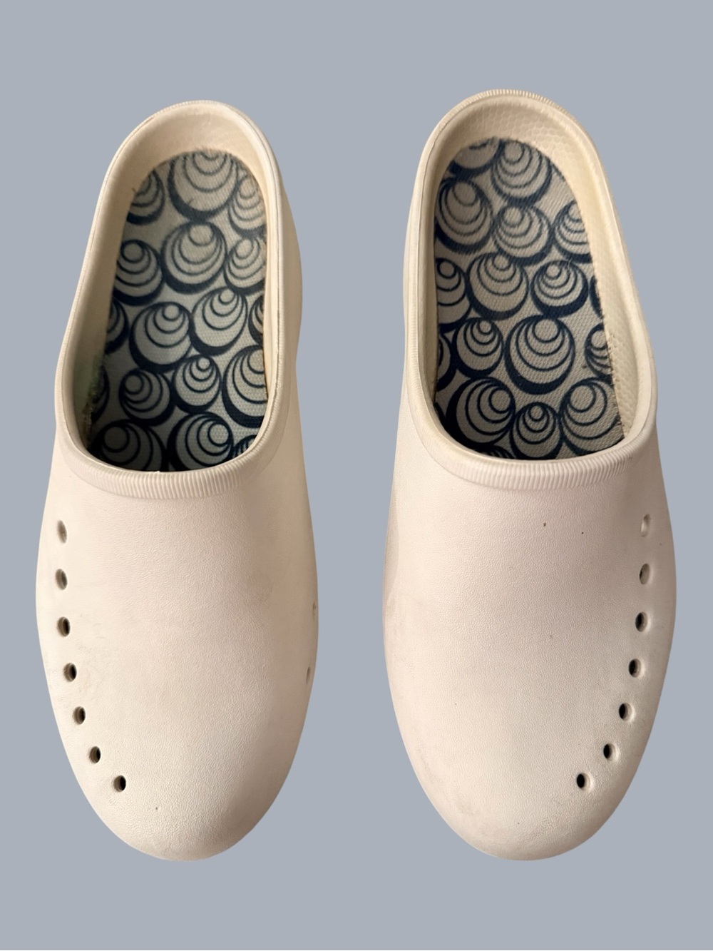 CROCS white Slip-On Foam work Clogs healthcare nurse chef comfort washable W 9